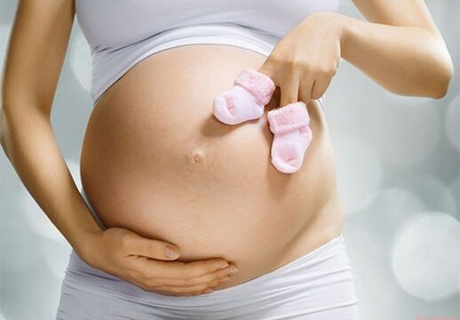 A pregnant woman transmits papillomas to her little one