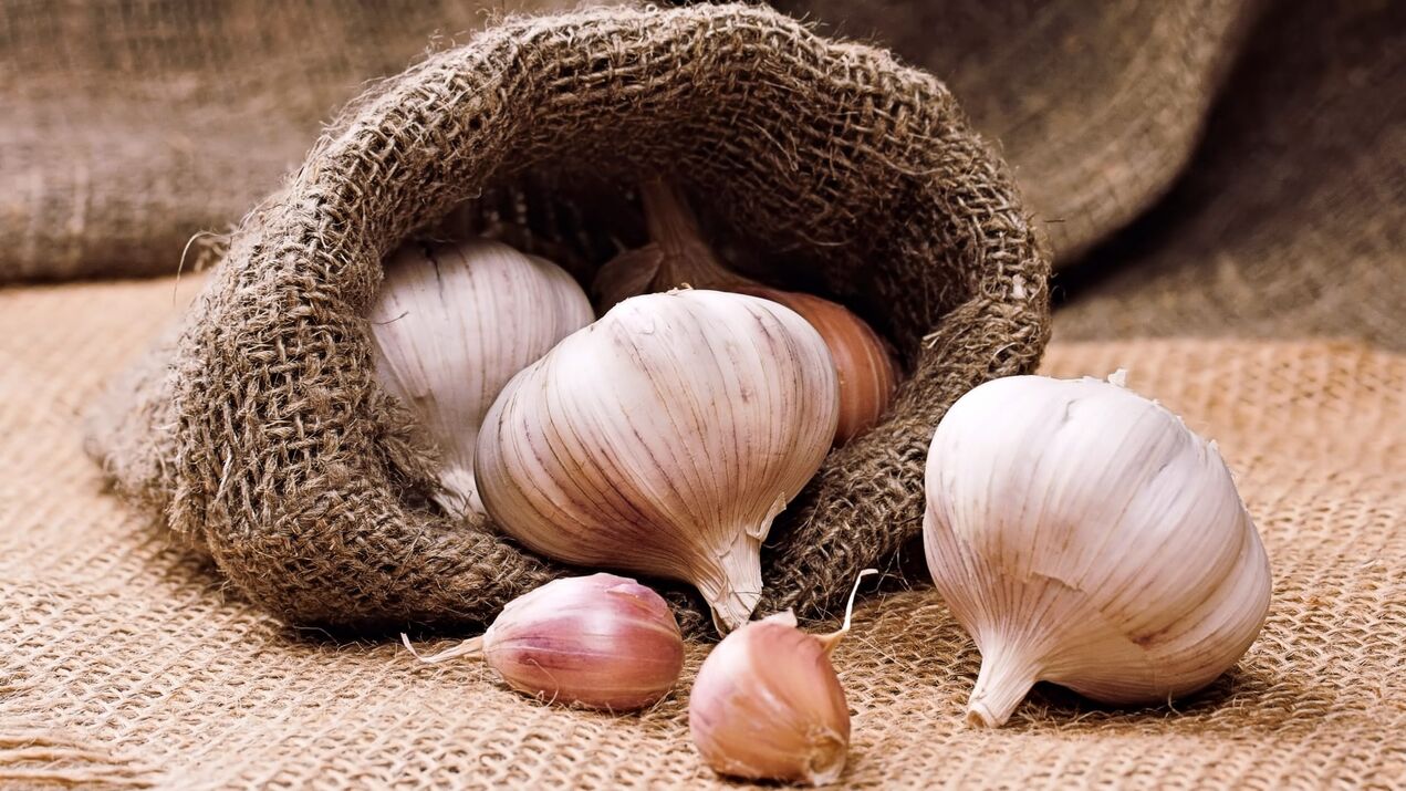Garlic to get rid of warts